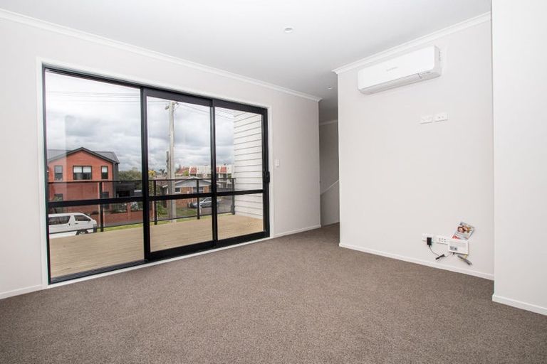 Photo of property in 2/10 Charlemont Street, Whitiora, Hamilton, 3200