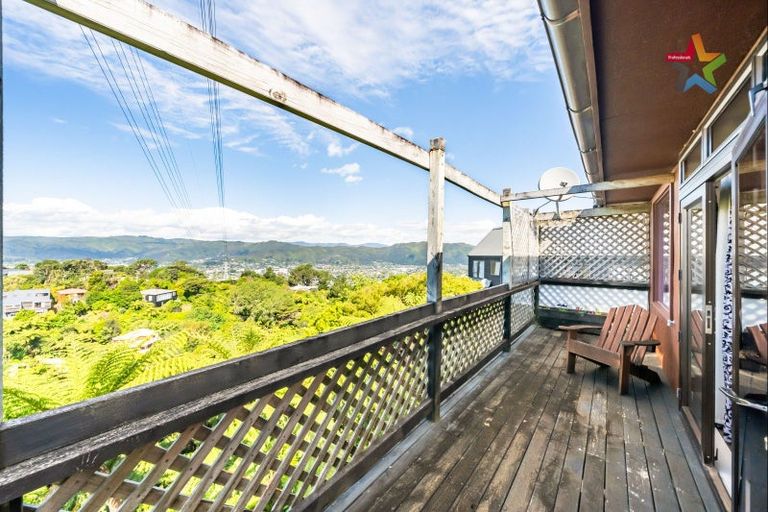 Photo of property in 24 Matuhi Street, Tirohanga, Lower Hutt, 5010