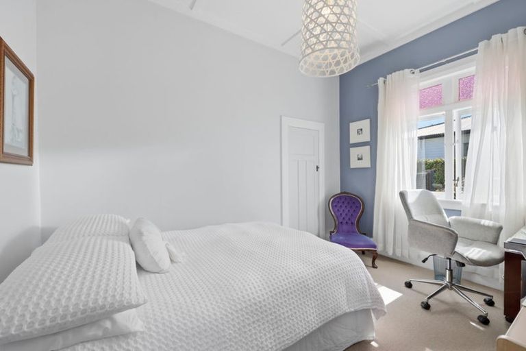 Photo of property in 18 Alberta Street, Point Chevalier, Auckland, 1022