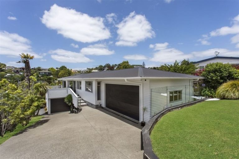 Photo of property in 44 Matipo Road, Mairangi Bay, Auckland, 0630