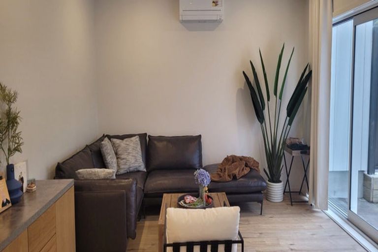 Photo of property in 77 Hokioi Drive, Kenepuru, Porirua, 5022