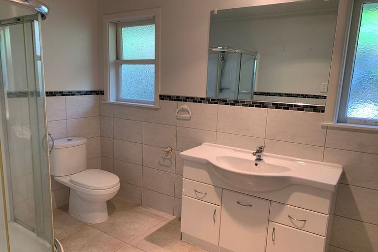 Photo of property in 8 Speedy Crescent, Hillcrest, Auckland, 0627