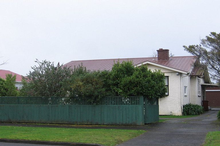 Photo of property in 45 Brightwater Terrace, Terrace End, Palmerston North, 4410