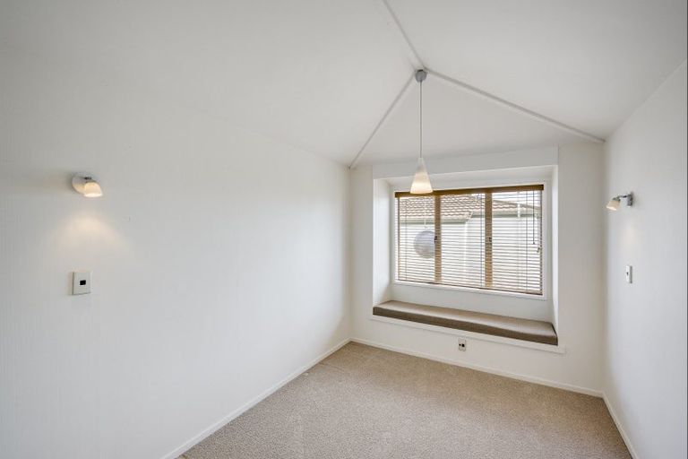 Photo of property in 2/14 Greenwood Road, Havelock North, 4130