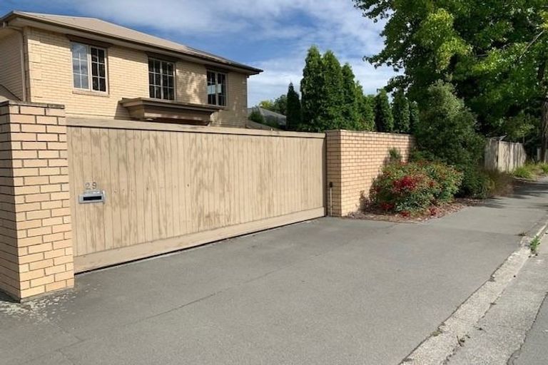 Photo of property in 29 Straven Road, Riccarton, Christchurch, 8011