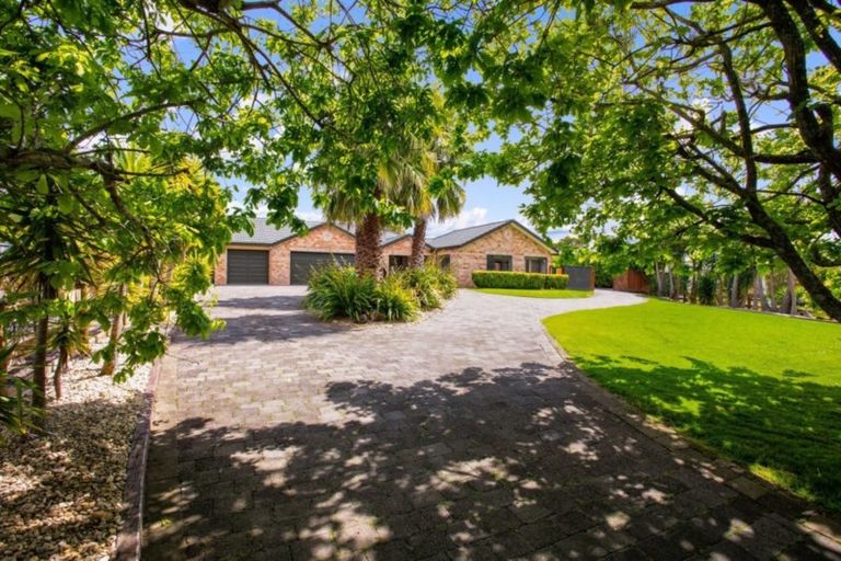 Photo of property in 65 Sunny Crescent, Huapai, Kumeu, 0810