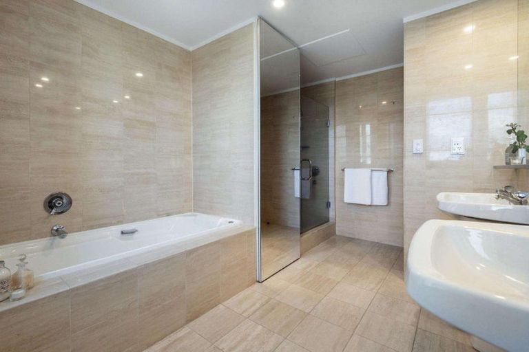 Photo of property in Shangri La Apartments, 10/97 Jervois Road, Herne Bay, Auckland, 1011