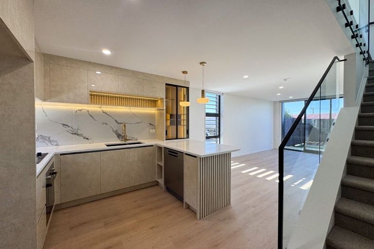 Photo of property in 3/9 Utting Street, Birkdale, Auckland, 0626