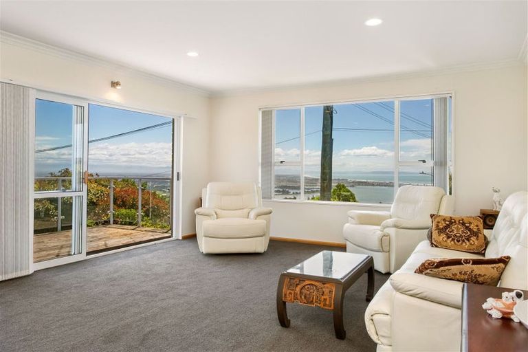 Photo of property in 212 Mount Pleasant Road, Mount Pleasant, Christchurch, 8081