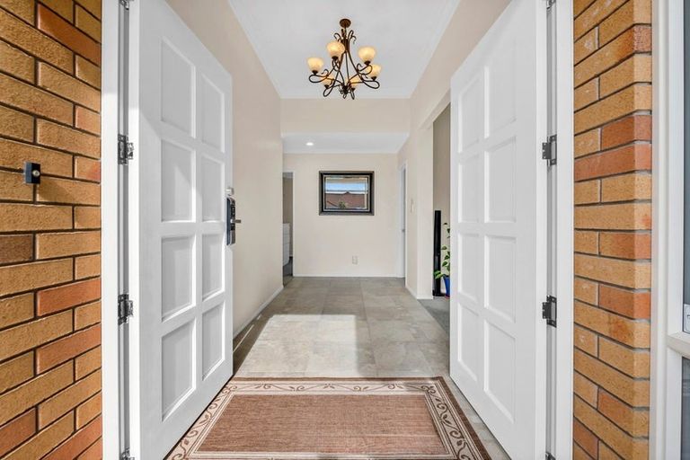 Photo of property in 1 Stornaway Drive, Flat Bush, Auckland, 2016