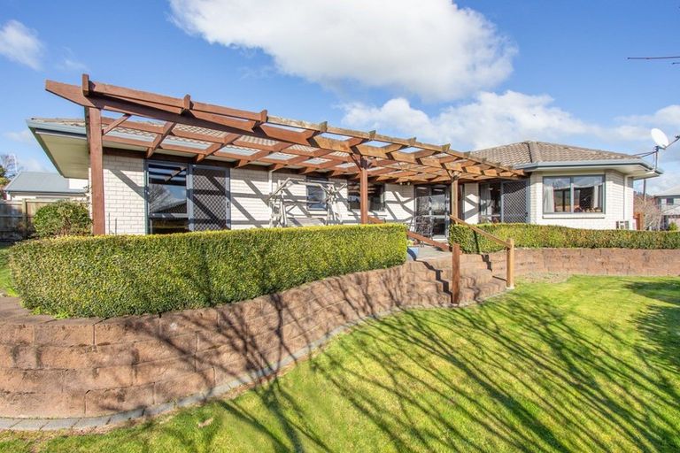 Photo of property in 16 Stanley Drive, Lynmore, Rotorua, 3010