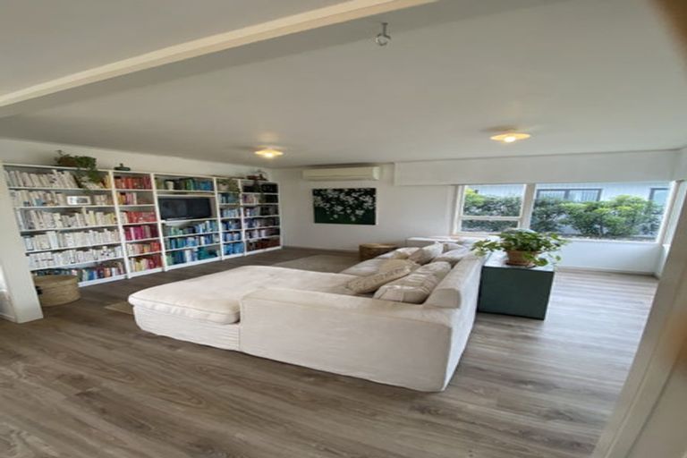 Photo of property in 10a Hatton Road, Orewa, 0931