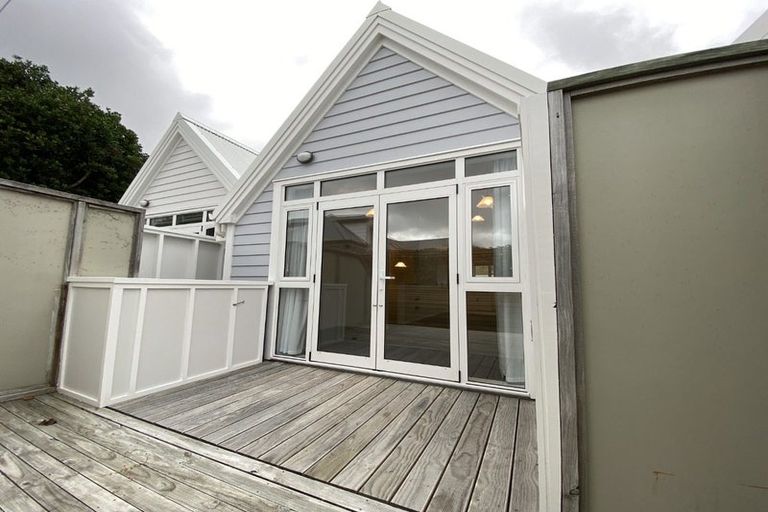 Photo of property in Pirie Street Townhouses, 22/35 Pirie Street, Mount Victoria, Wellington, 6011