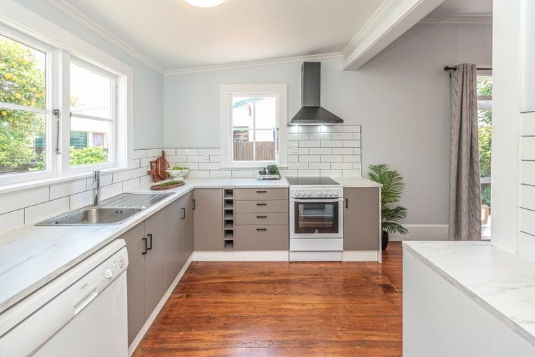 Photo of property in 17 Gonville Avenue, Gonville, Whanganui, 4501