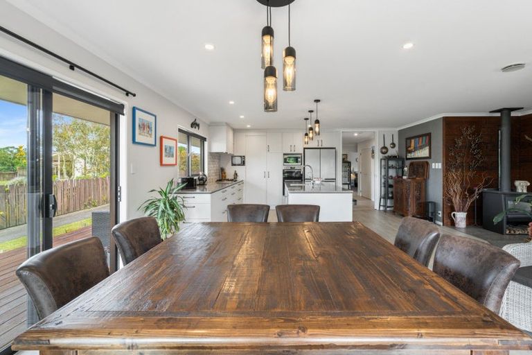 Photo of property in 102 Mark Street, Whangamata, 3620