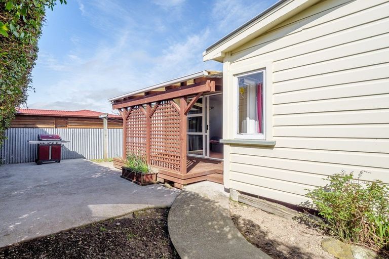 Photo of property in 1 Park Street, Winton, 9720