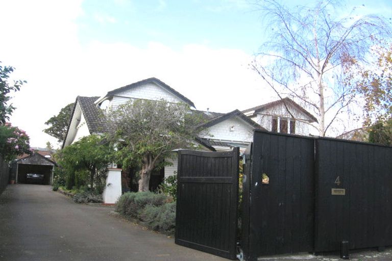 Photo of property in 4 Bellevue Road, Woburn, Lower Hutt, 5010