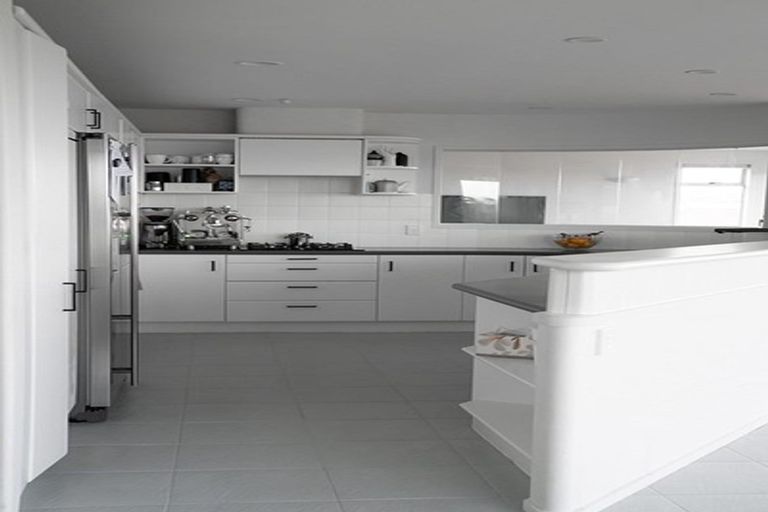 Photo of property in 1/2 Ocean View Road, Milford, Auckland, 0620