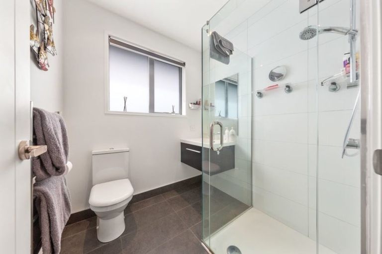 Photo of property in 86 Helenslee Road, Pokeno, 2402