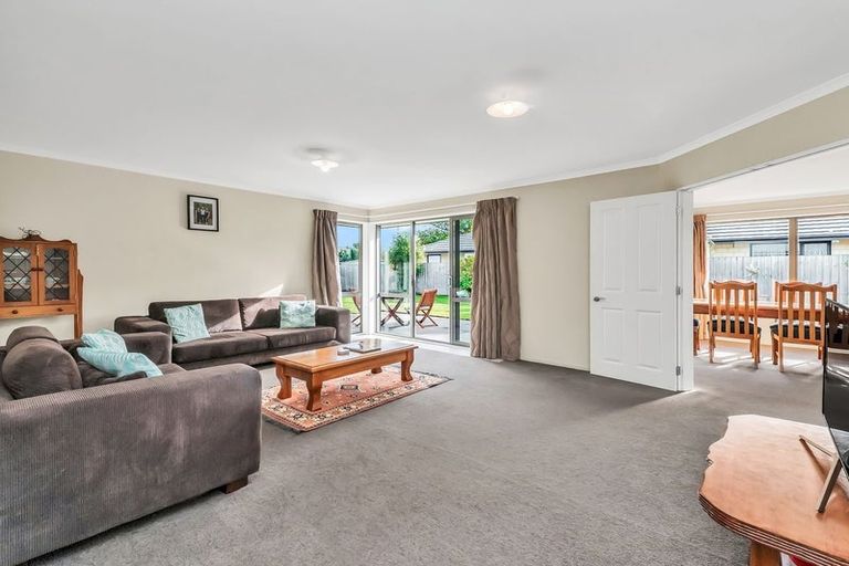 Photo of property in 16 Stanwood Grove, Darfield, 7510