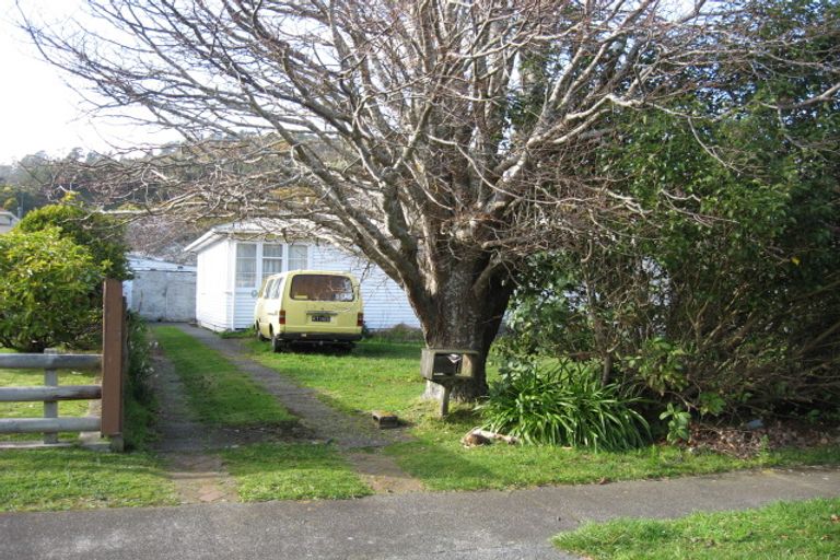 Photo of property in 13 Wood Street, Wainuiomata, Lower Hutt, 5014
