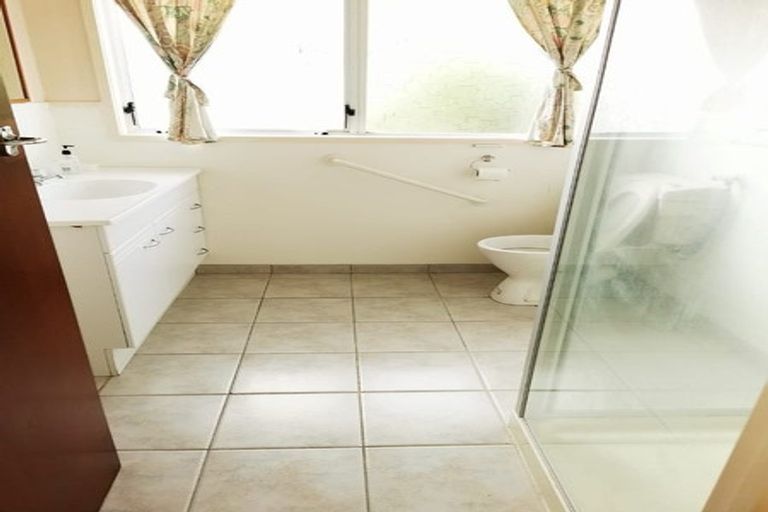 Photo of property in 24 Terry Street, Blockhouse Bay, Auckland, 0600