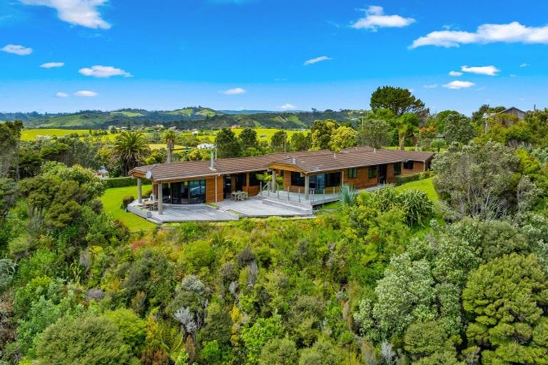 Photo of property in 381 Oaia Road, Muriwai, Waimauku, 0881