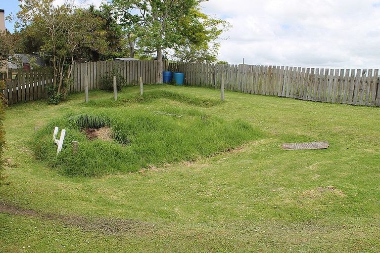 Photo of property in 37 Whaka Street, Maungaturoto, 0520