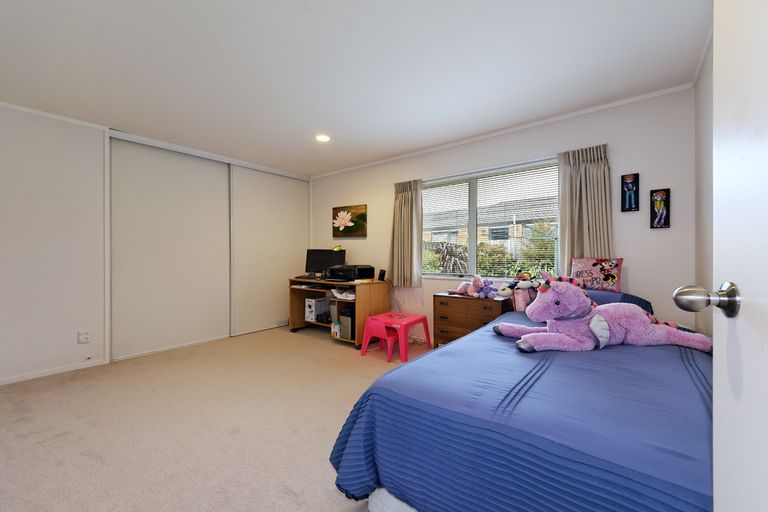 Photo of property in 2/28a Godley Road, Green Bay, Auckland, 0604
