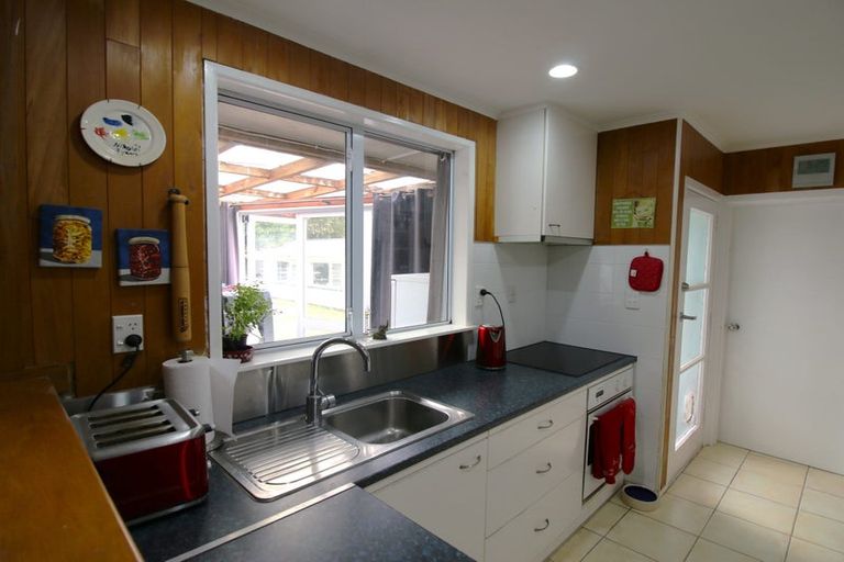 Photo of property in 8 Nicolas Avenue, Glen Eden, Auckland, 0602