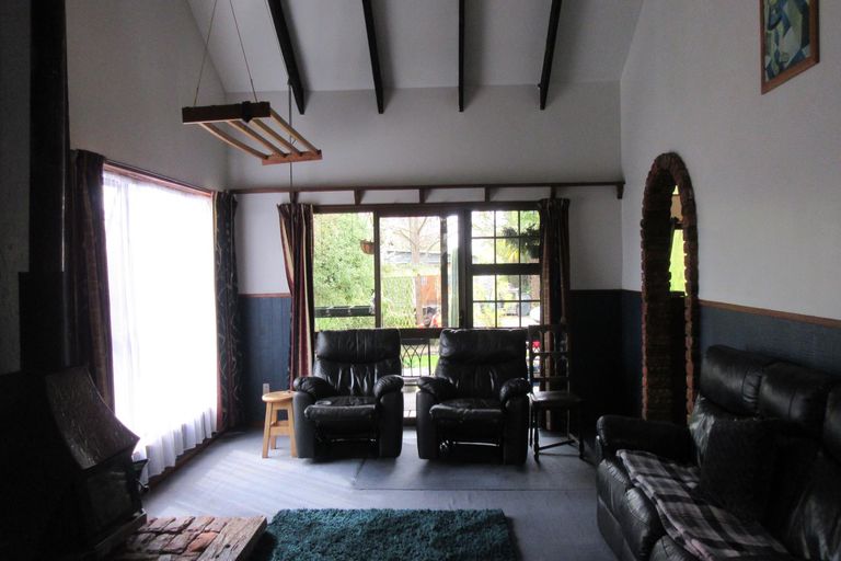 Photo of property in 12 Oxford Street, Waimate, 7924