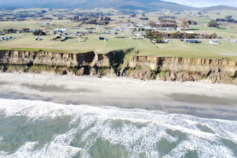 Photo of property in 26 Surrey Street, Orepuki, Riverton, 9881