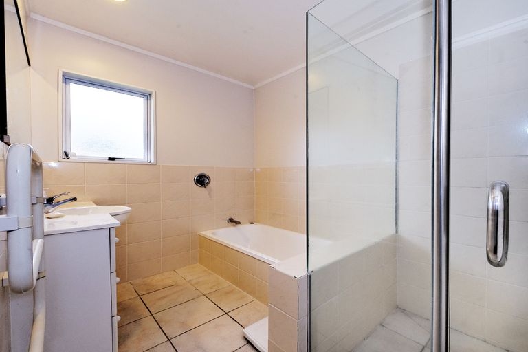 Photo of property in 2/28a Godley Road, Green Bay, Auckland, 0604