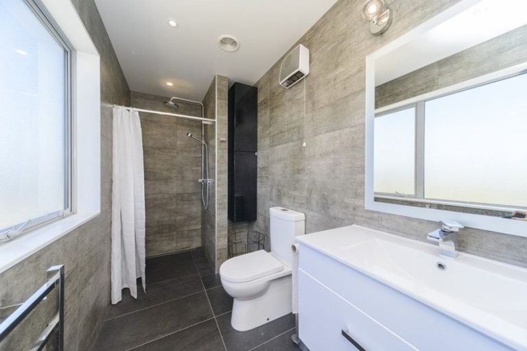 Photo of property in 140 Ruapehu Drive, Fitzherbert, Palmerston North, 4410