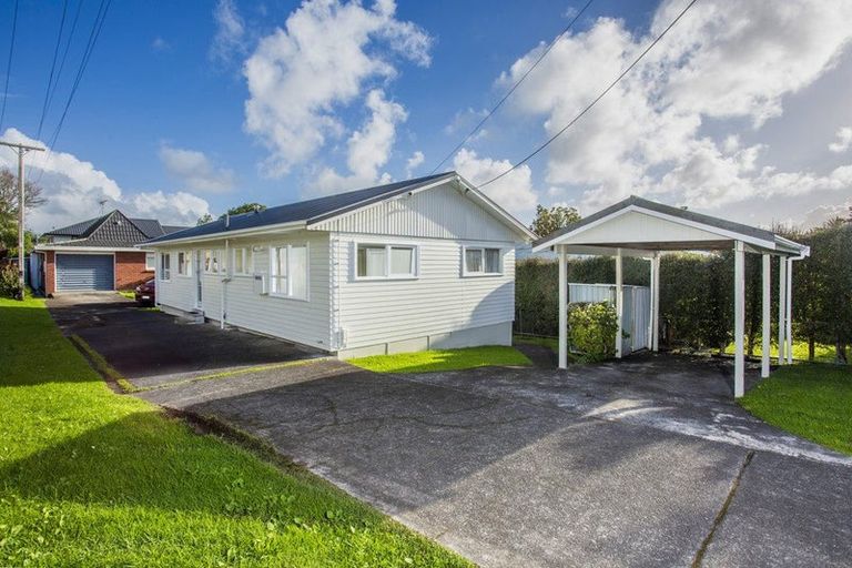Photo of property in 1/8 Kaipatiki Road, Glenfield, Auckland, 0629