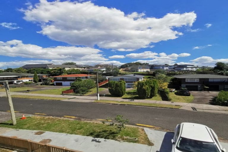 Photo of property in 13a Windermere Crescent, Blockhouse Bay, Auckland, 0600