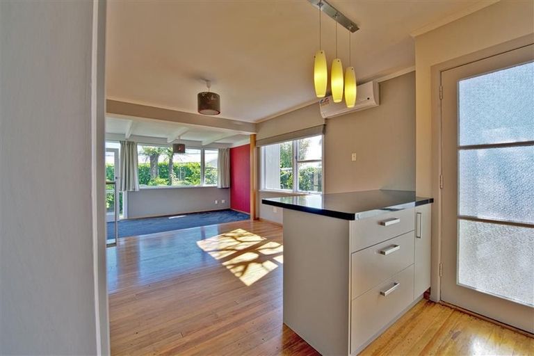 Photo of property in 16a Howard Road, Taradale, Napier, 4112