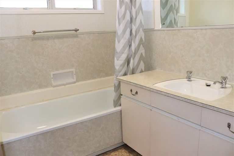 Photo of property in 1/326 Great South Road, Opaheke, Papakura, 2113