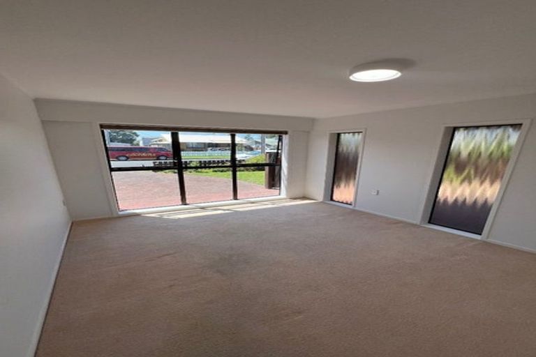 Photo of property in 2 Empire Road, Orewa, 0931