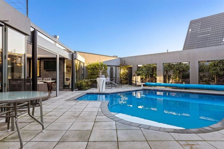 Photo of property in 8 Harrods Court, Ilam, Christchurch, 8053