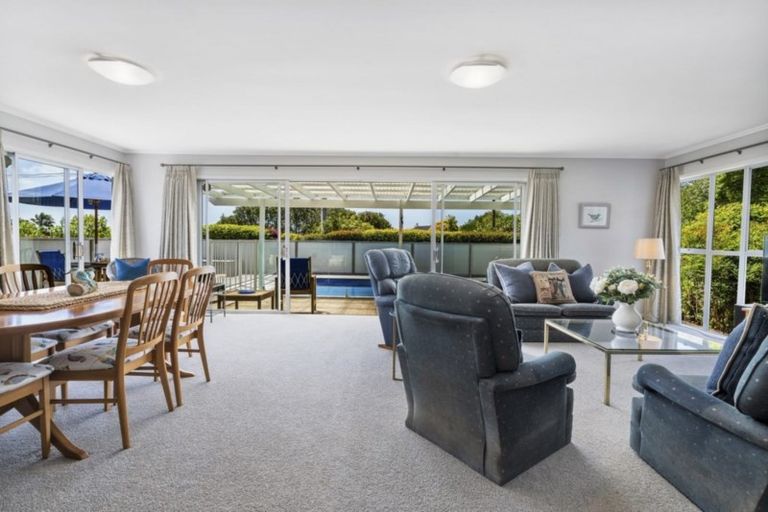 Photo of property in 18 Potts Road, Whitford, Howick, 2571