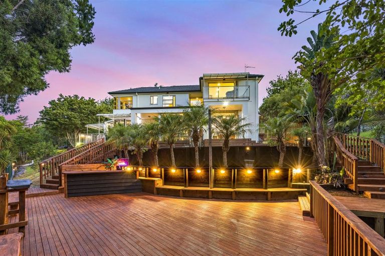 Photo of property in 5 Oakford Park Crescent, Greenhithe, Auckland, 0632