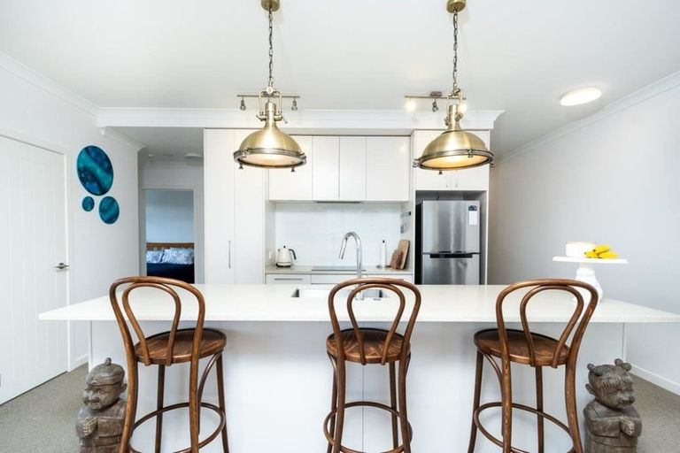 Photo of property in 84 Rewa Rewa Lane, Orewa, 0931