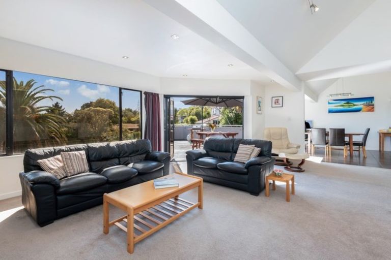 Photo of property in 43 Castleton Drive, Howick, Auckland, 2014