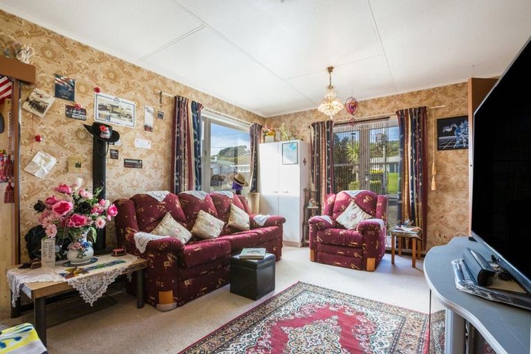 Photo of property in 79 Driver Crescent, Cannons Creek, Porirua, 5024