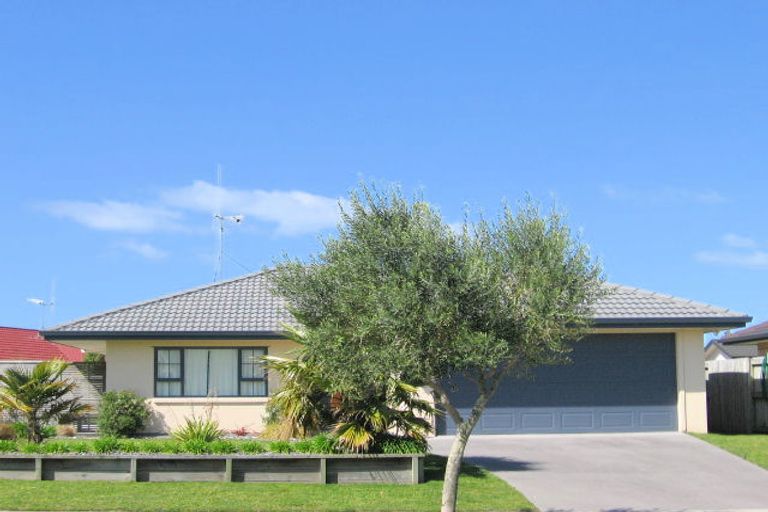 Photo of property in 19 Calypso Drive, Papamoa Beach, Papamoa, 3118