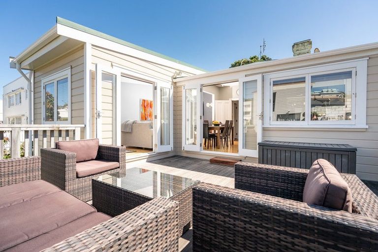 Photo of property in 489 Adelaide Road, Berhampore, Wellington, 6023