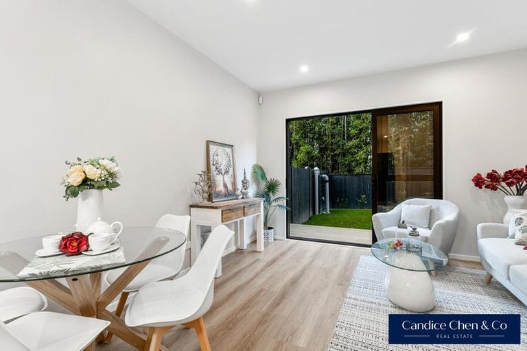 Photo of property in 19 Don Oliver Lane, Glen Eden, 0602