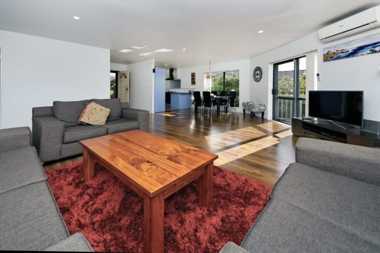 Photo of property in 3a Summerland Drive, Henderson, Auckland, 0612