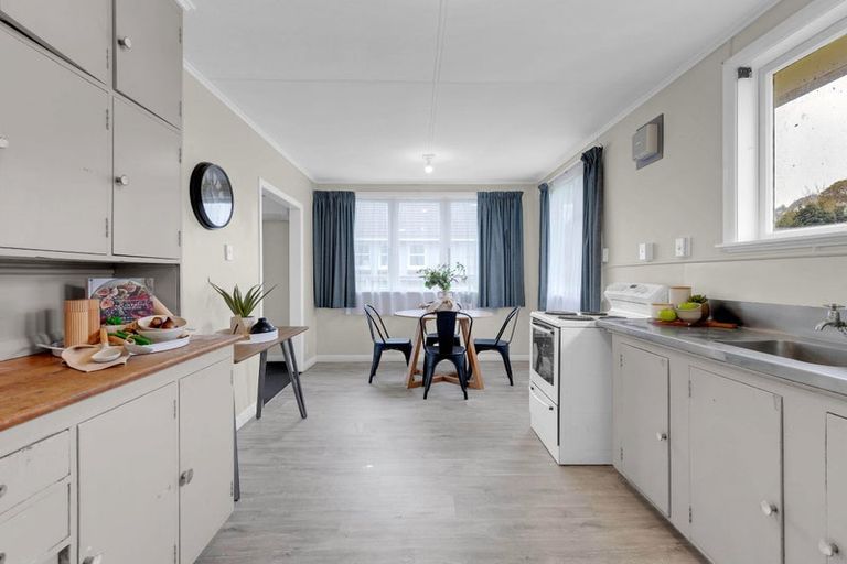 Photo of property in 16 Churchill Avenue, Maeroa, Hamilton, 3200